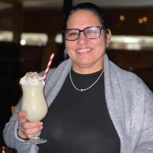 Meet your Posher, Moraima